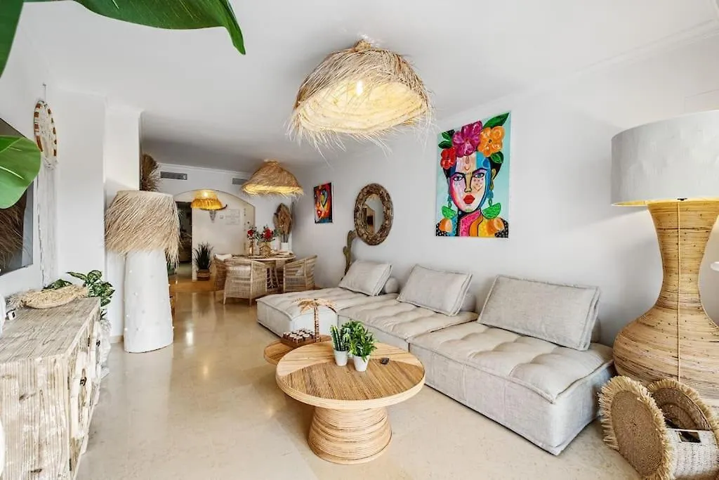 Standing Apartment In 马尔韦利亚 西班牙